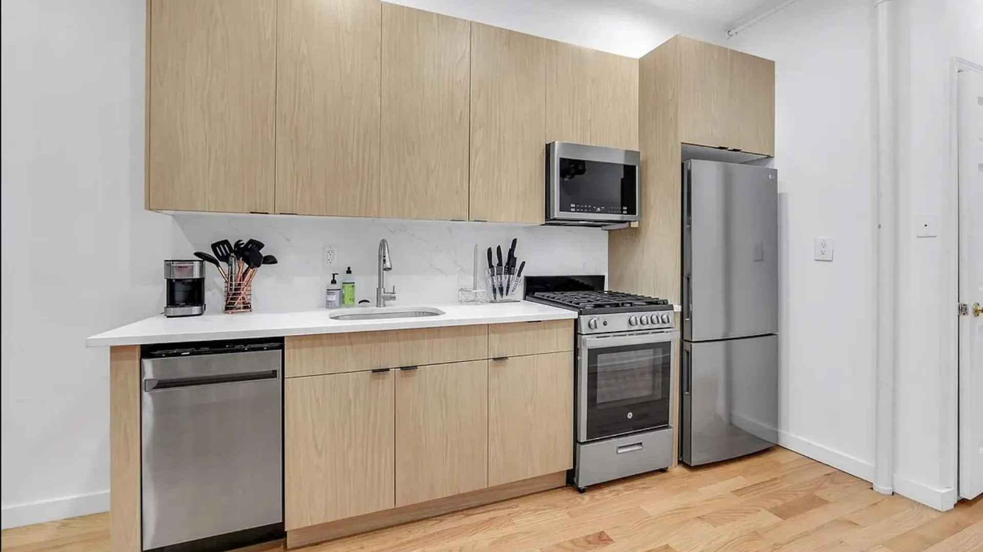 51-1A Renovated 3Br 2Bath Prime Soho Apartment New York 0*,  United States